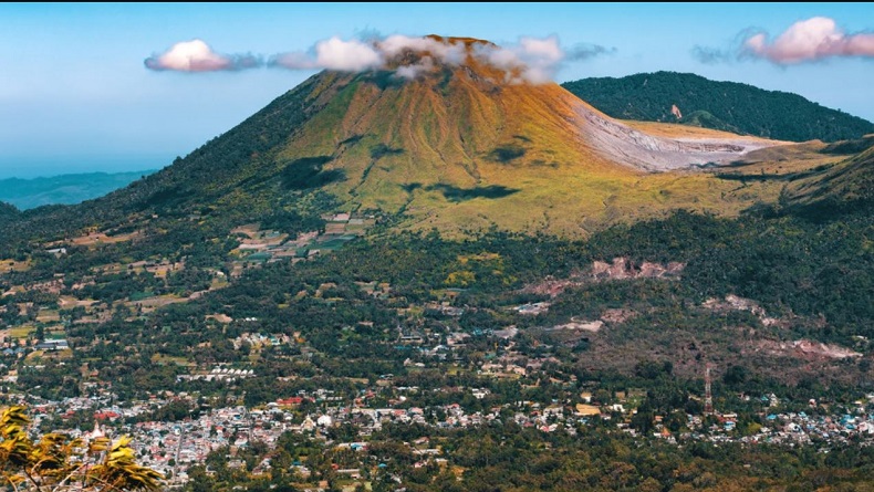 Gunung Berapi Lokon