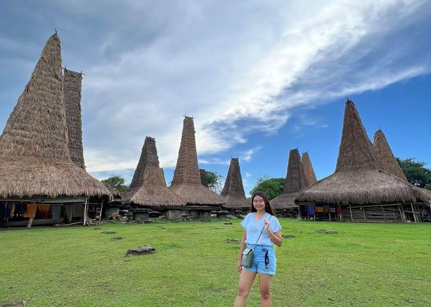 Desa Adat Ratenggaro