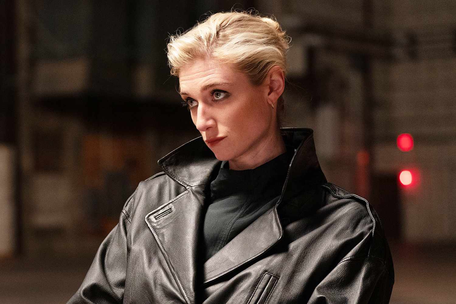 Transformasi Total Elizabeth Debicki yang Mengguncang Persepsi Publik