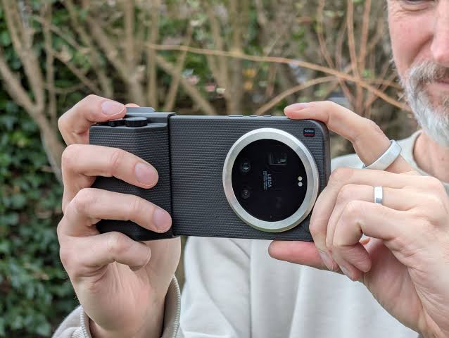 Kamera Andalan dengan Teknologi Fotografi Modern